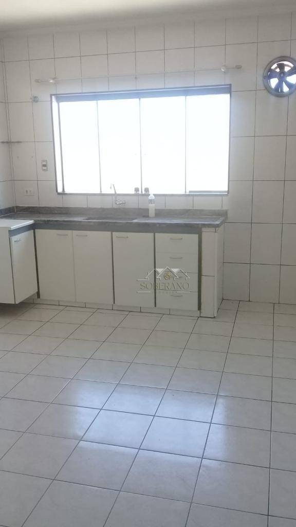 Casa para alugar com 2 quartos, 110m² - Foto 15