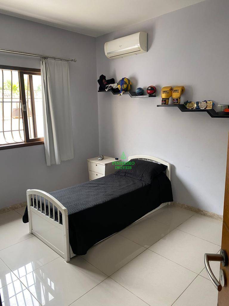 Casa à venda com 3 quartos, 250m² - Foto 11