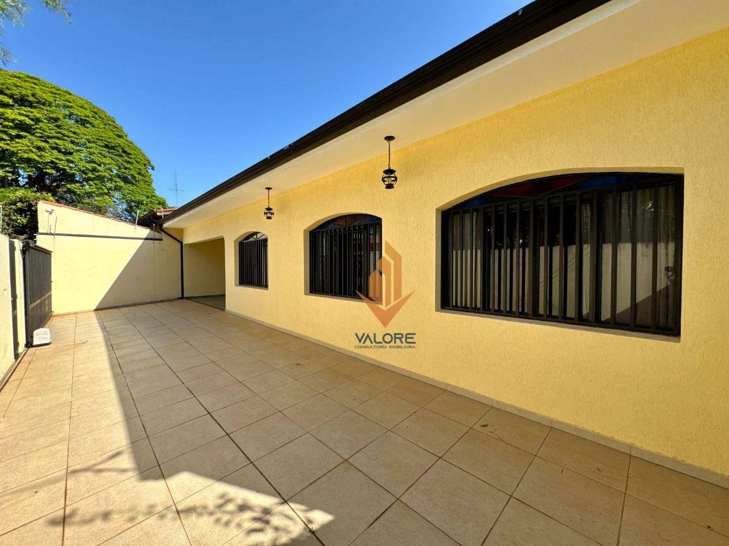 Casa à venda com 4 quartos, 328m² - Foto 3