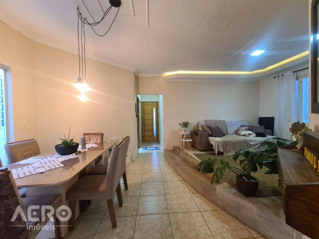 Casa à venda com 3 quartos, 162m² - Foto 1