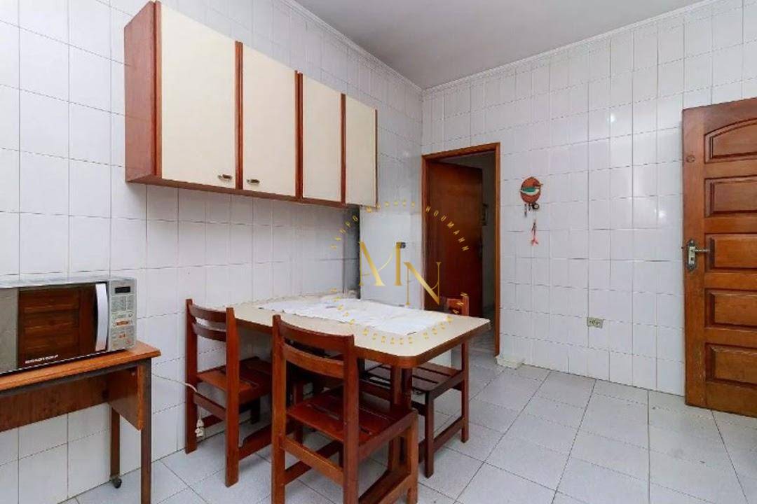 Casa para alugar com 4 quartos, 205m² - Foto 10