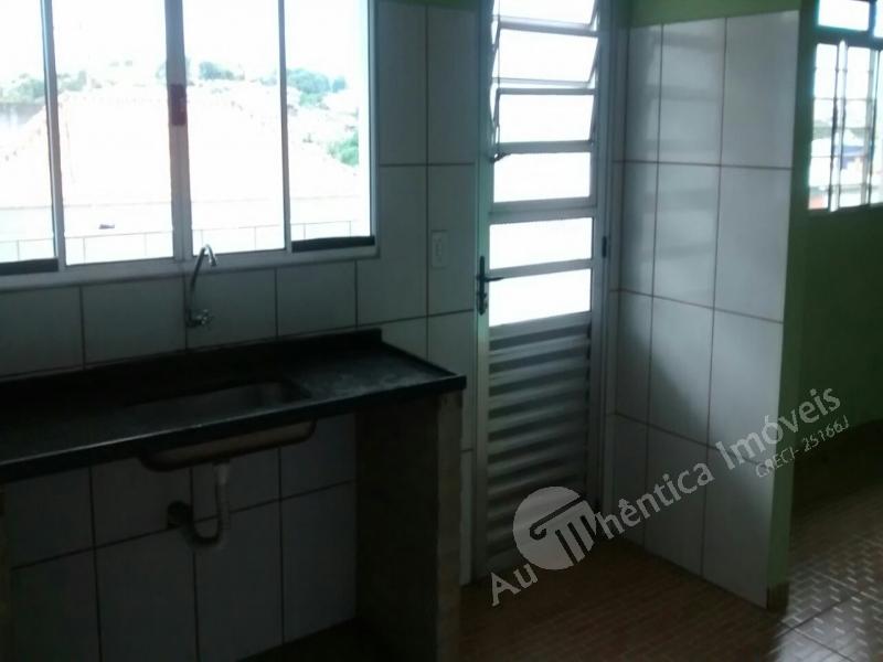 Casa para alugar com 2 quartos, 70m² - Foto 17