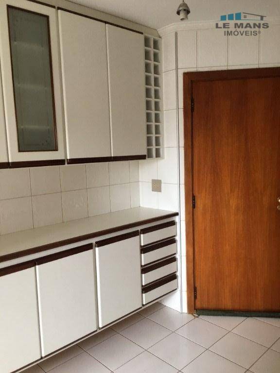 Apartamento à venda com 3 quartos, 127m² - Foto 27