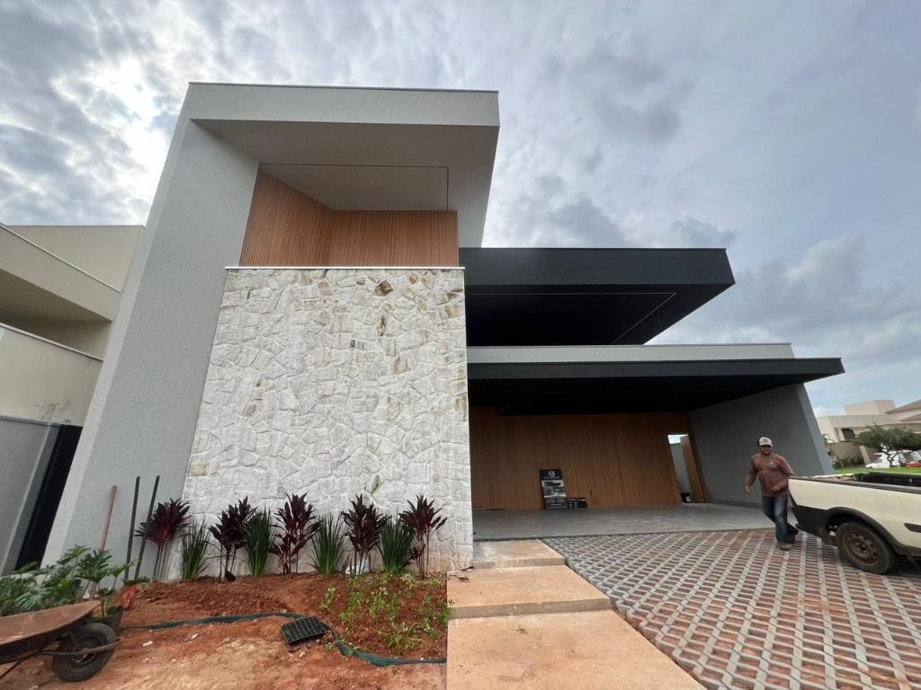 Casa de Condomínio à venda com 4 quartos, 389m² - Foto 1