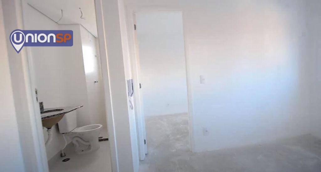 Apartamento à venda com 2 quartos, 32m² - Foto 7