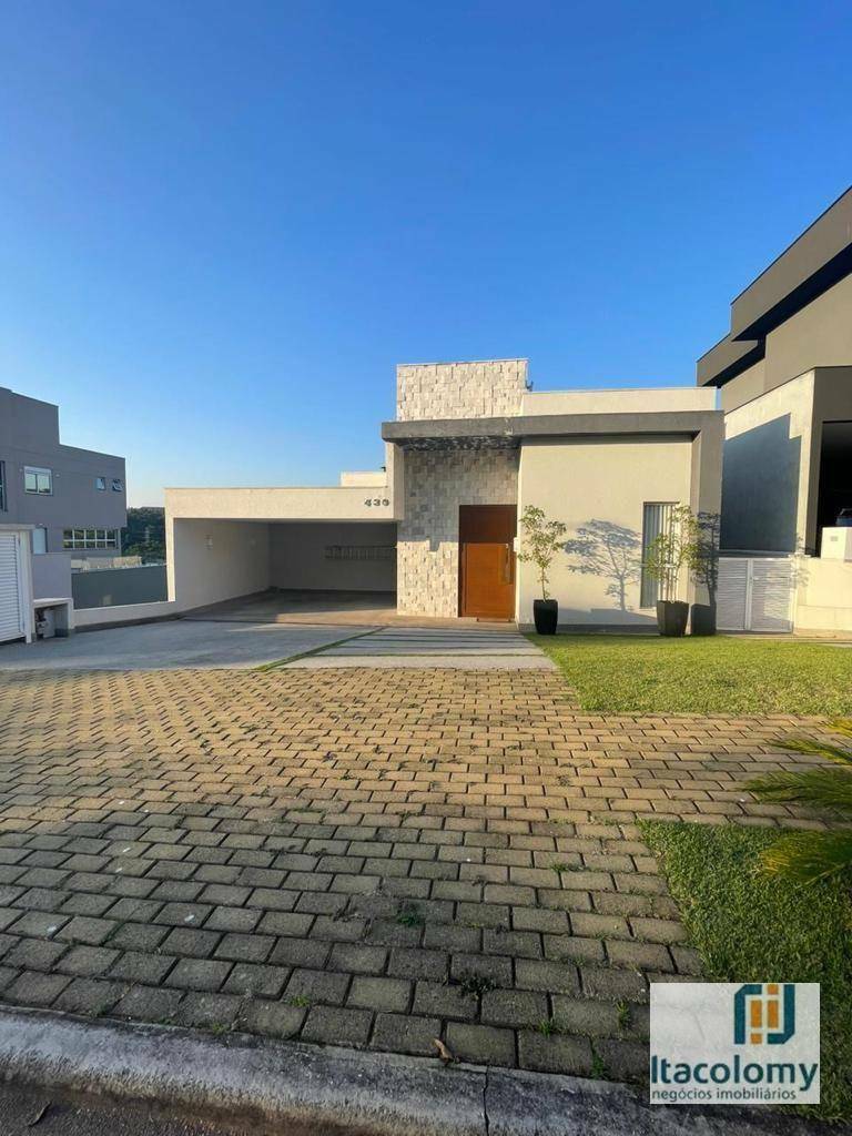 Casa de Condomínio à venda com 3 quartos, 220m² - Foto 1