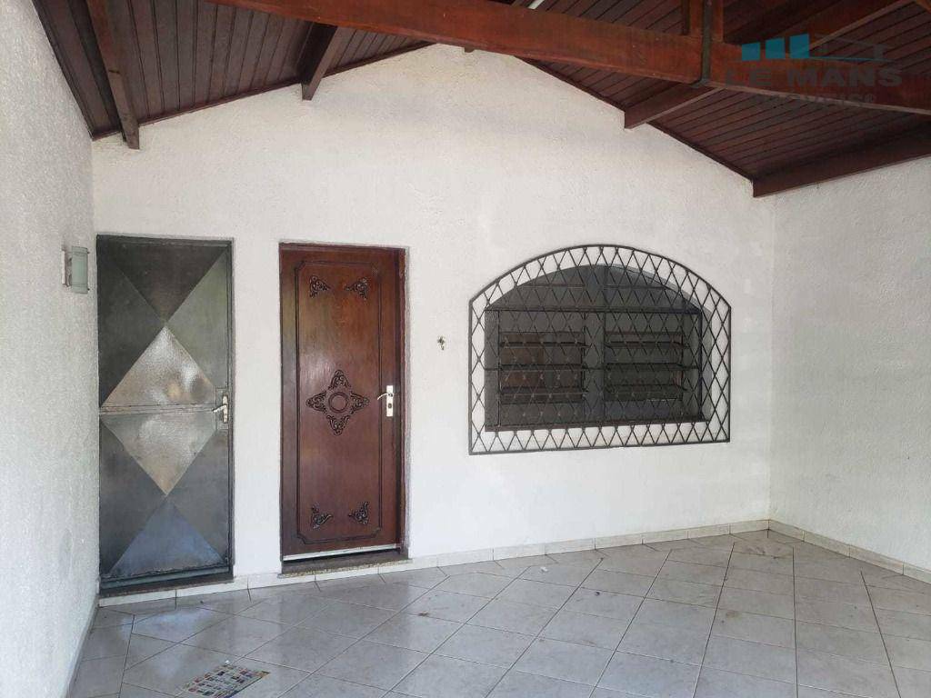 Casa à venda com 2 quartos, 120m² - Foto 2