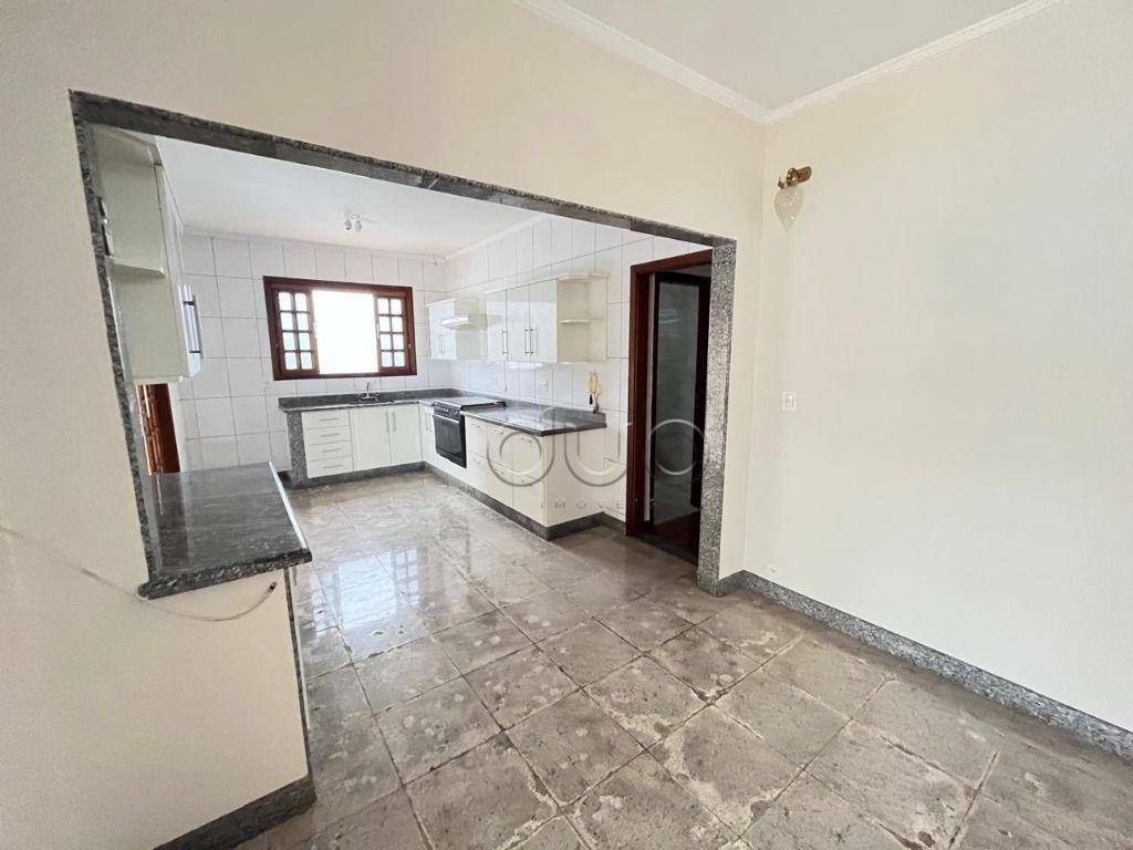 Casa à venda com 3 quartos, 200m² - Foto 27