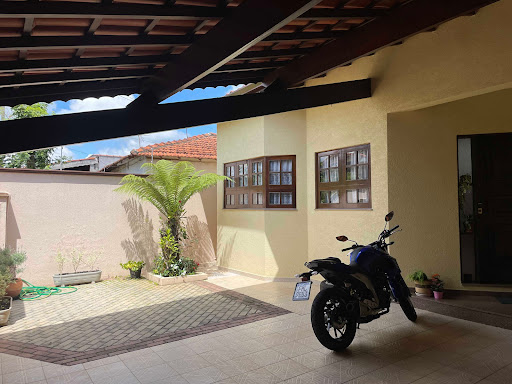 Casa à venda com 2 quartos, 300m² - Foto 1