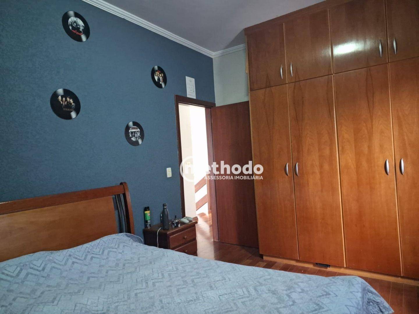 Casa à venda com 3 quartos, 240m² - Foto 8