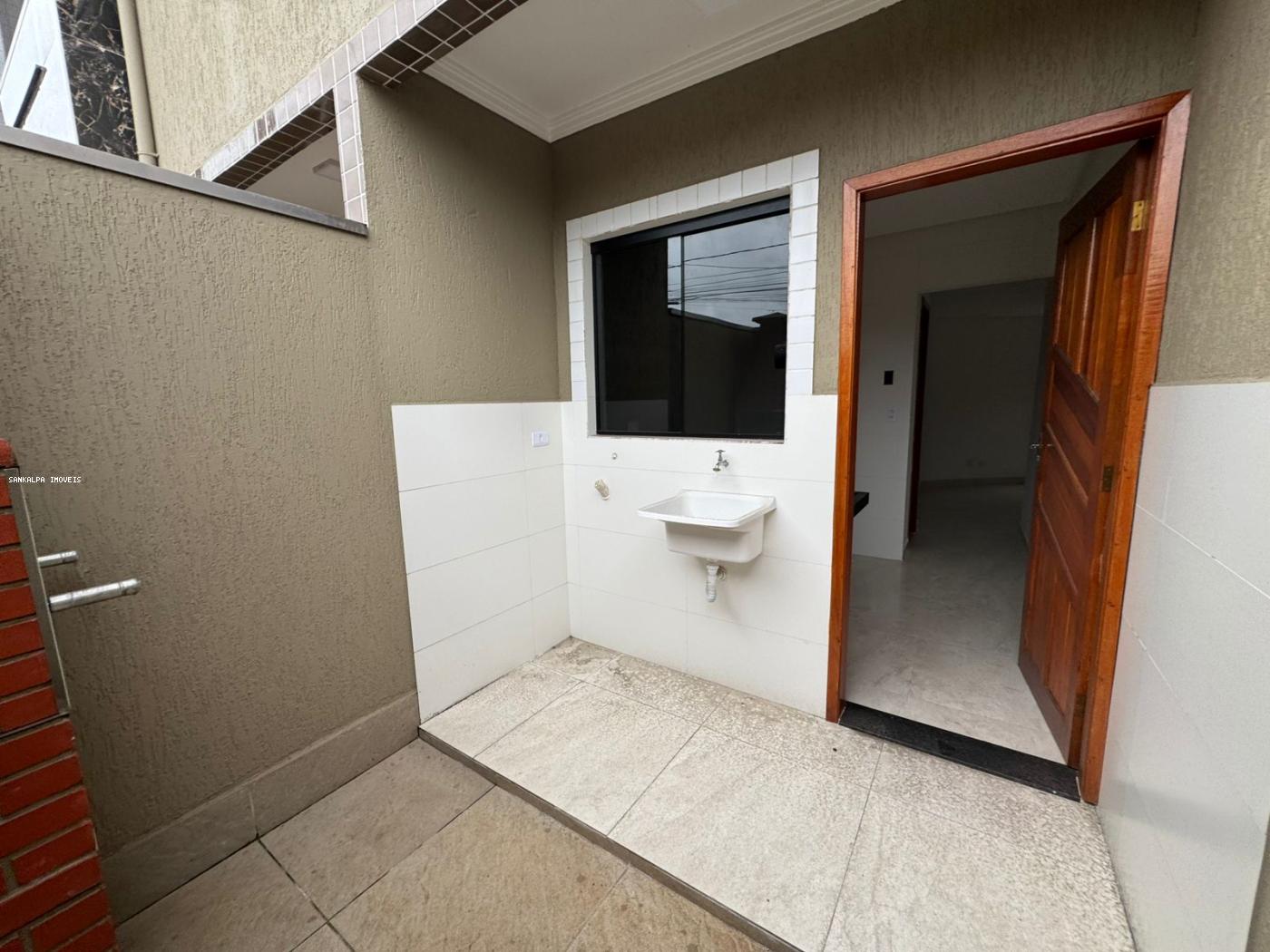 Casa à venda com 2 quartos, 60m² - Foto 4