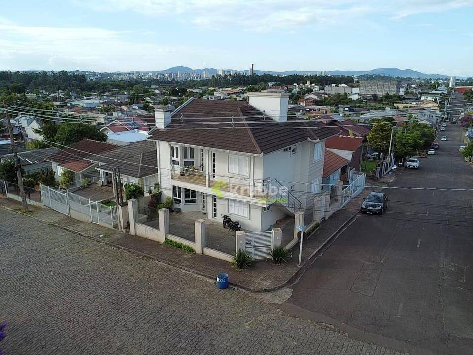 Casa, 8 quartos, 238 m² - Foto 2