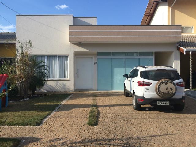 Casa de Condomínio à venda com 4 quartos, 300m² - Foto 1