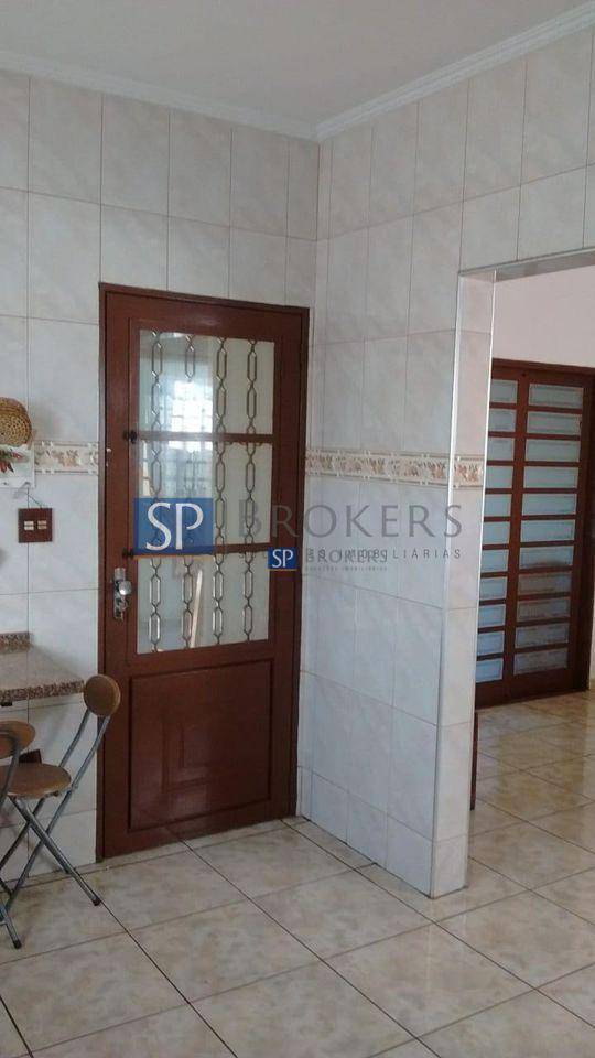 Casa à venda com 3 quartos, 230m² - Foto 3