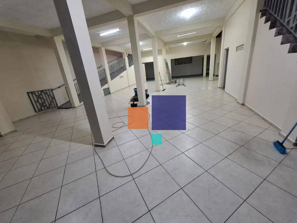 Sobrado à venda com 2 quartos, 218m² - Foto 2