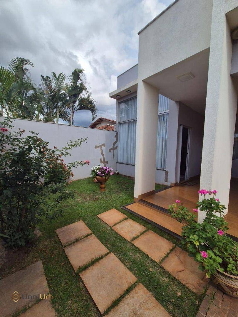 Casa, 3 quartos, 250 m² - Foto 3