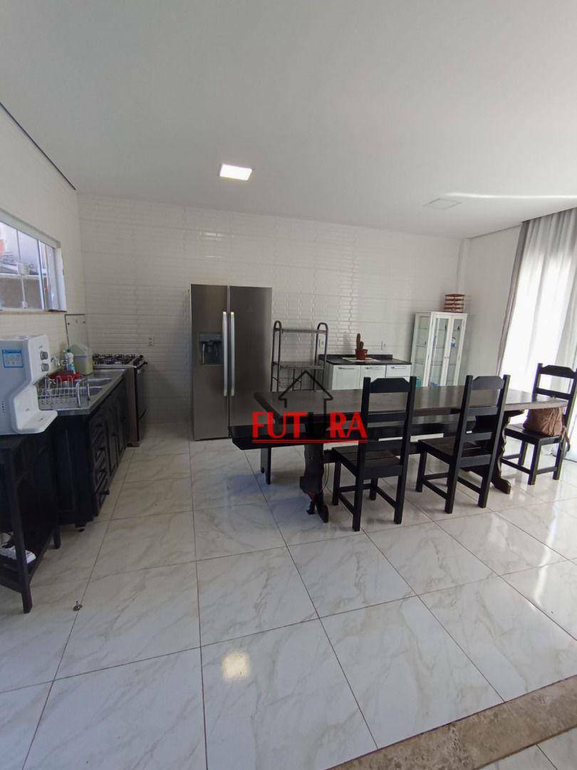 Casa para alugar com 2 quartos, 174m² - Foto 2