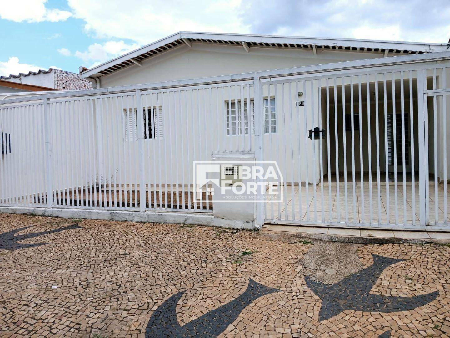 Casa à venda com 2 quartos, 158m² - Foto 1