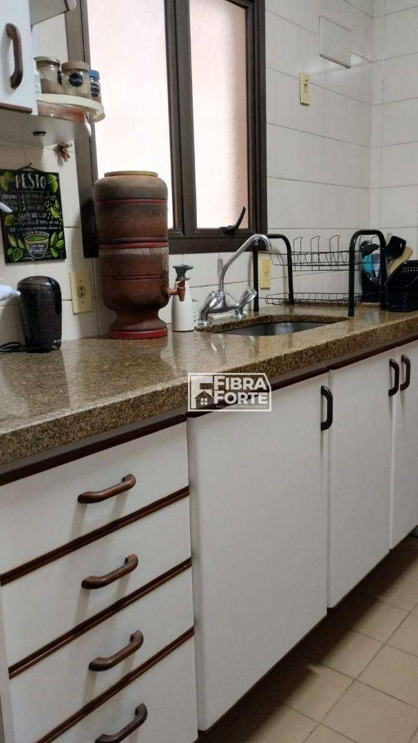 Apartamento para alugar com 3 quartos, 94m² - Foto 7