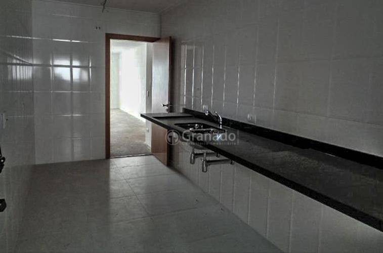 Apartamento à venda com 3 quartos, 133m² - Foto 3