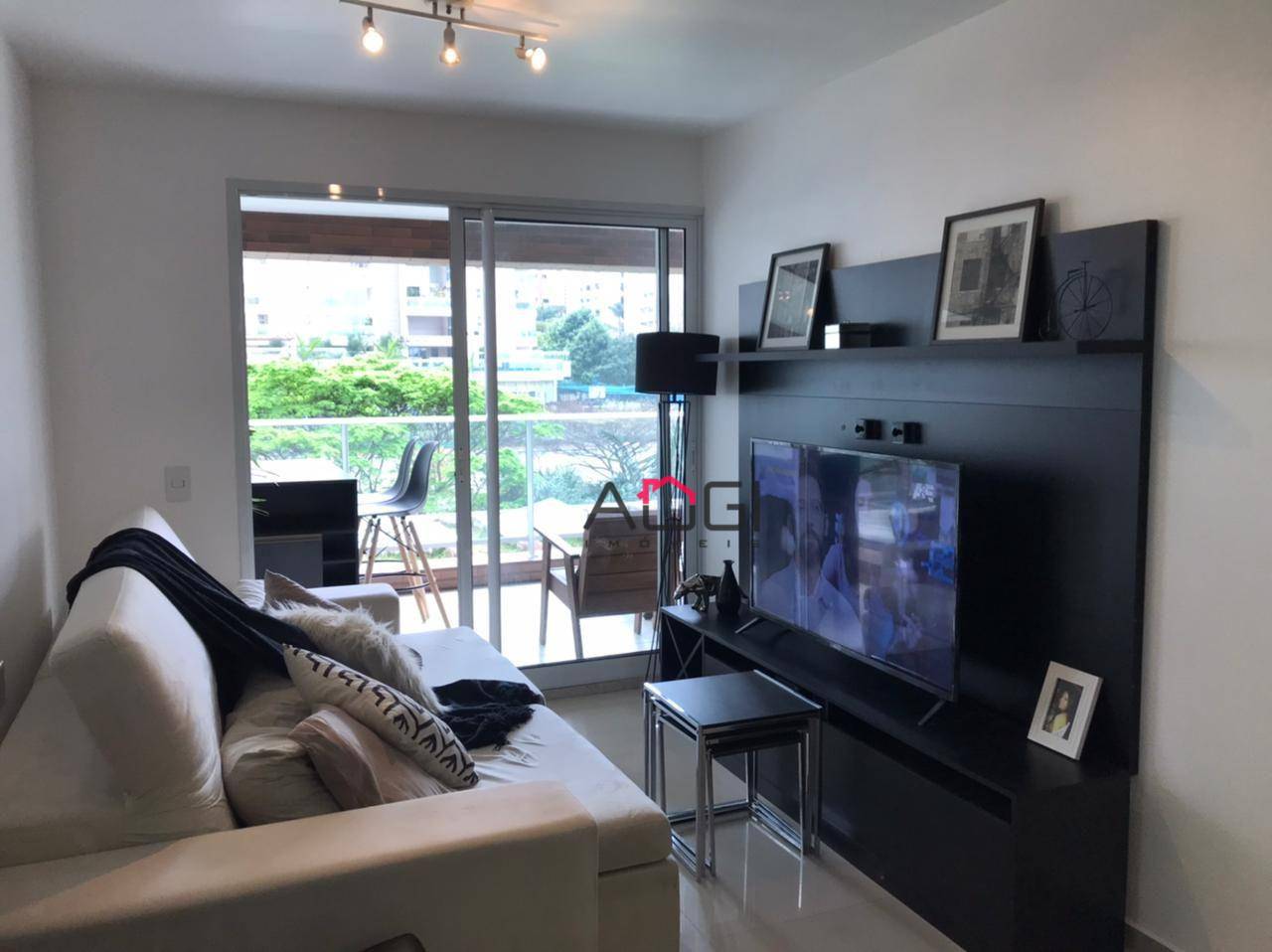 Apartamento à venda com 2 quartos, 69m² - Foto 1