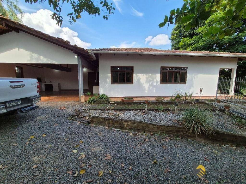 Casa para alugar com 3 quartos, 209m² - Foto 2