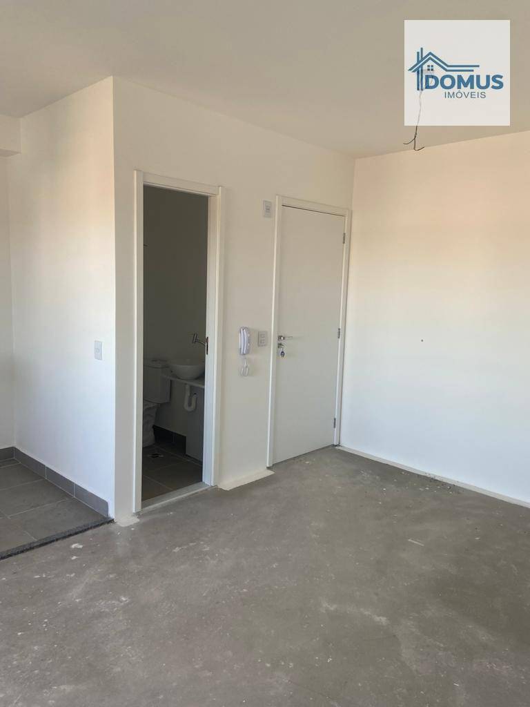 Apartamento à venda com 3 quartos, 75m² - Foto 2