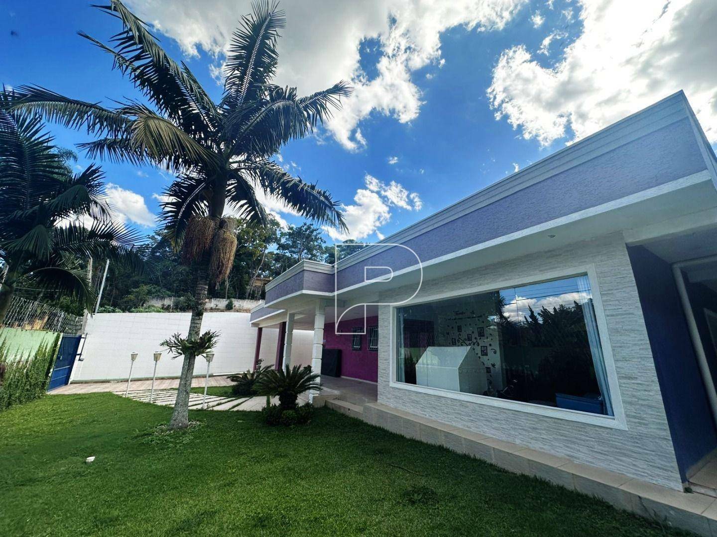 Casa de Condomínio à venda e aluguel com 3 quartos, 390m² - Foto 2