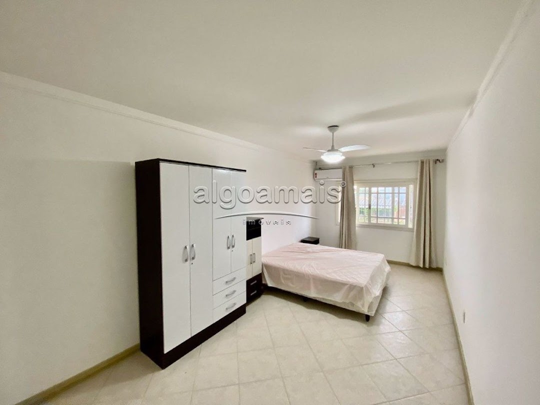 Casa à venda com 4 quartos, 140m² - Foto 15