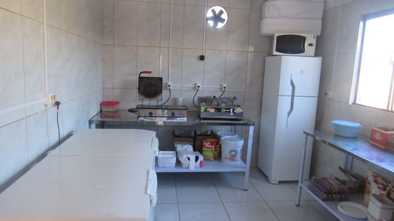 Casa à venda com 3 quartos, 300m² - Foto 14