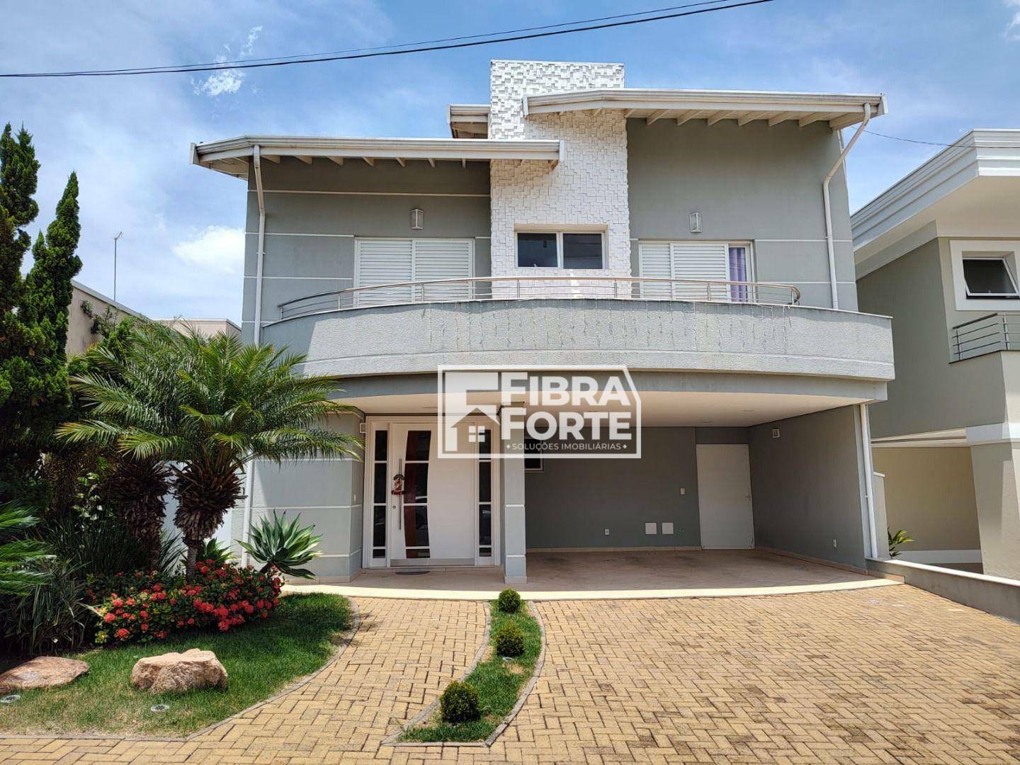 Casa de Condomínio para alugar com 4 quartos, 314m² - Foto 1