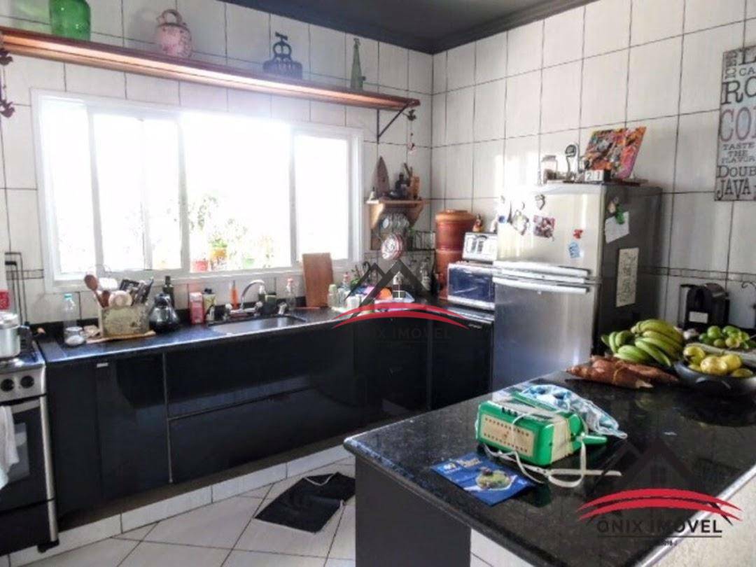 Casa de Condomínio à venda com 3 quartos, 234m² - Foto 17