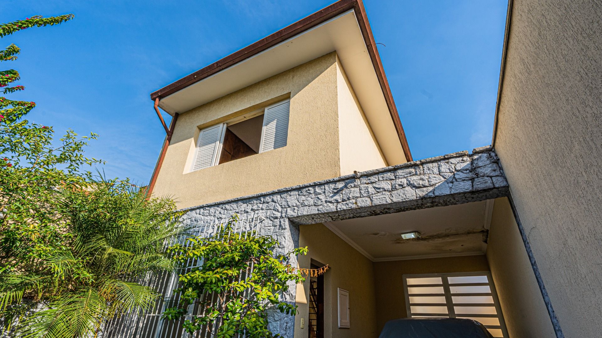 Sobrado à venda com 4 quartos, 200m² - Foto 1