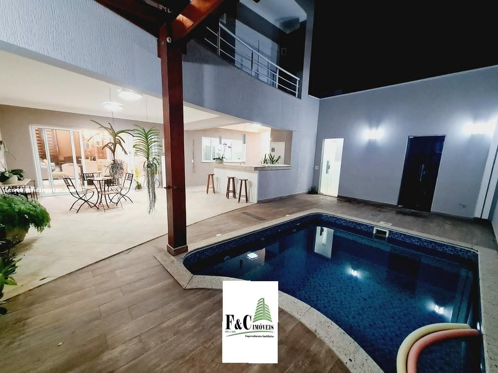 Casa de Condomínio à venda com 4 quartos, 300m² - Foto 1