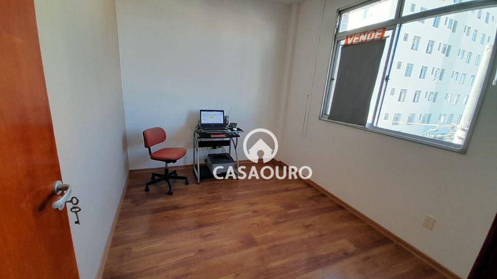 Apartamento à venda com 4 quartos, 140m² - Foto 19