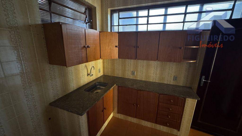 Casa à venda com 3 quartos, 212m² - Foto 16