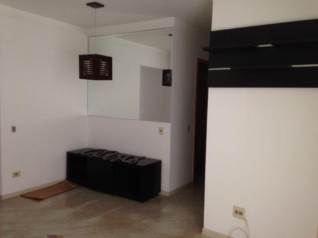 Apartamento à venda com 3 quartos, 75m² - Foto 3