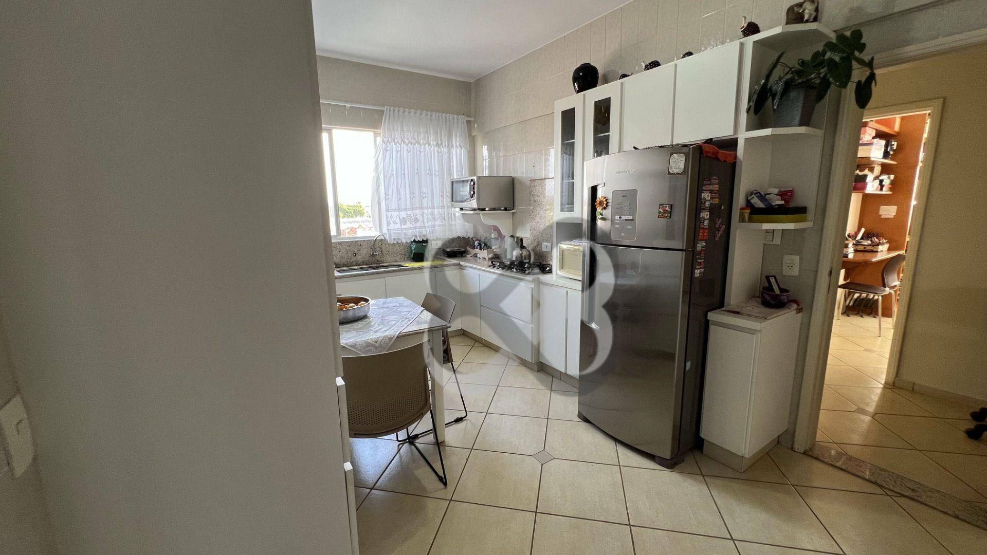 Apartamento à venda com 3 quartos, 168m² - Foto 11