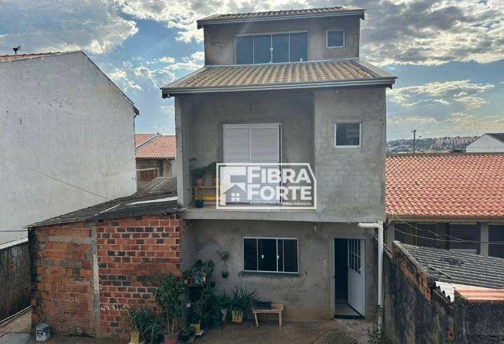 Casa à venda com 3 quartos, 125m² - Foto 2