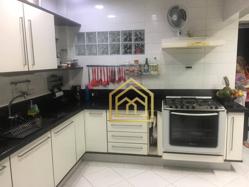 Apartamento à venda com 3 quartos, 140m² - Foto 15