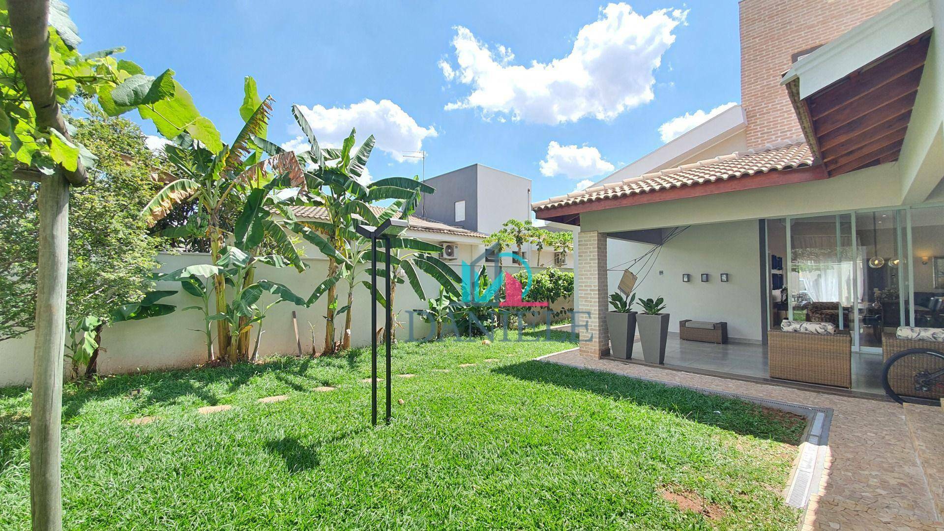 Casa de Condomínio à venda com 3 quartos, 257m² - Foto 15