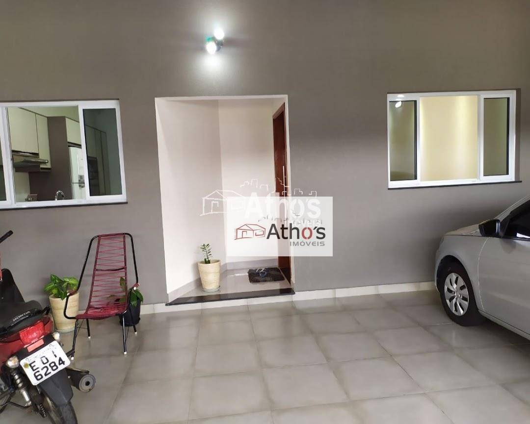 Casa à venda com 3 quartos, 138m² - Foto 1