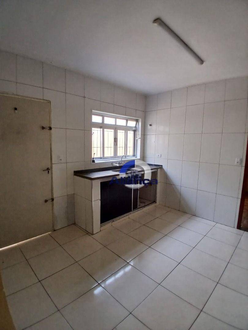 Casa para alugar com 2 quartos, 125m² - Foto 16