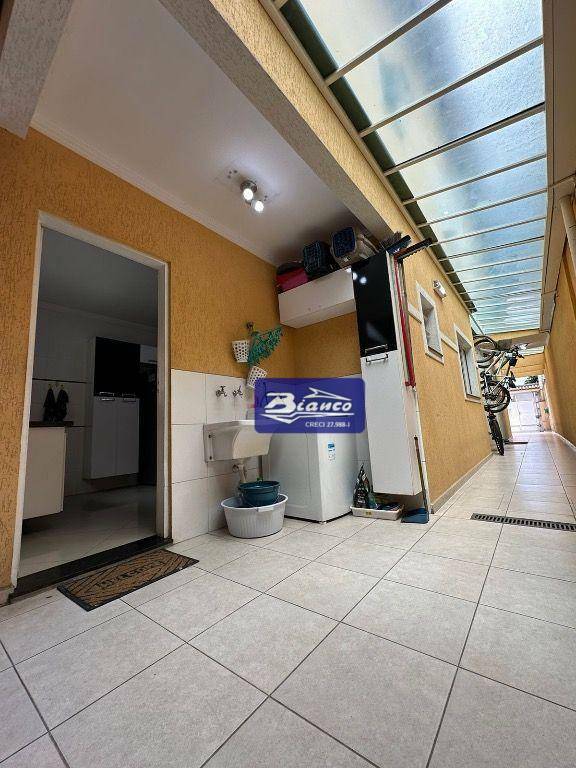 Sobrado à venda com 3 quartos, 220m² - Foto 10