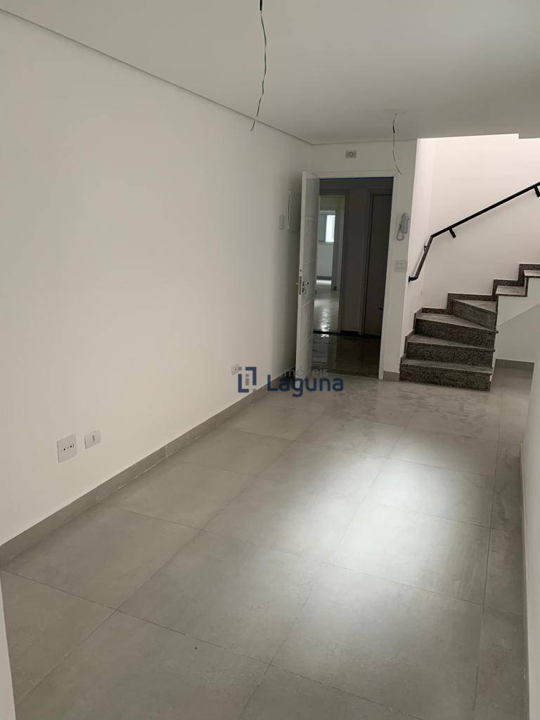 Cobertura à venda com 2 quartos, 70m² - Foto 3