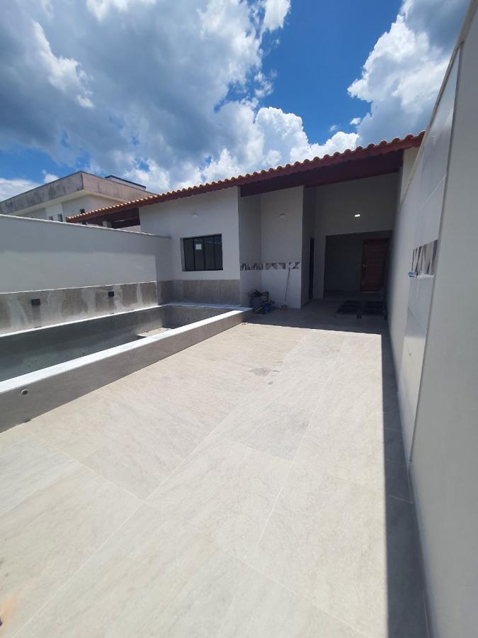 Casa à venda com 3 quartos, 175m² - Foto 1