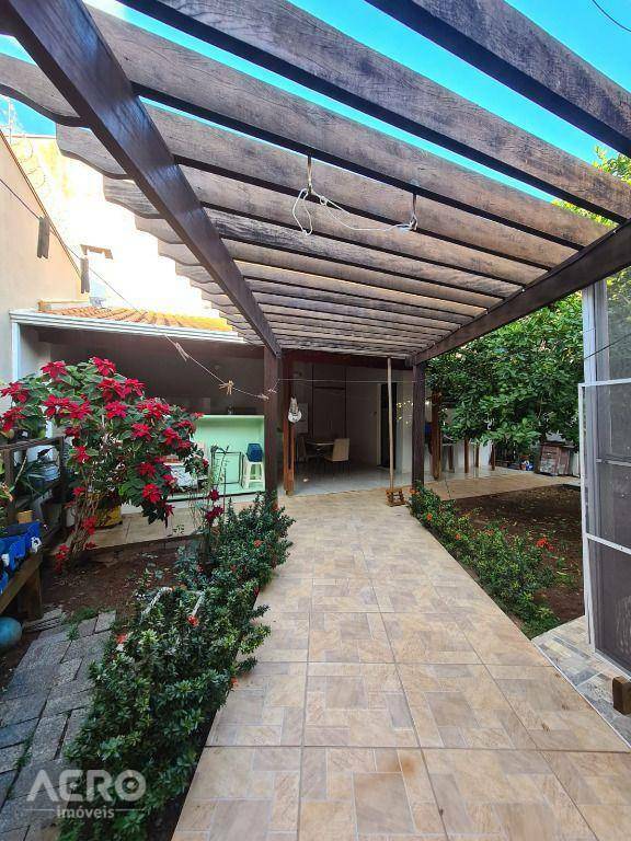 Casa à venda com 3 quartos, 248m² - Foto 23