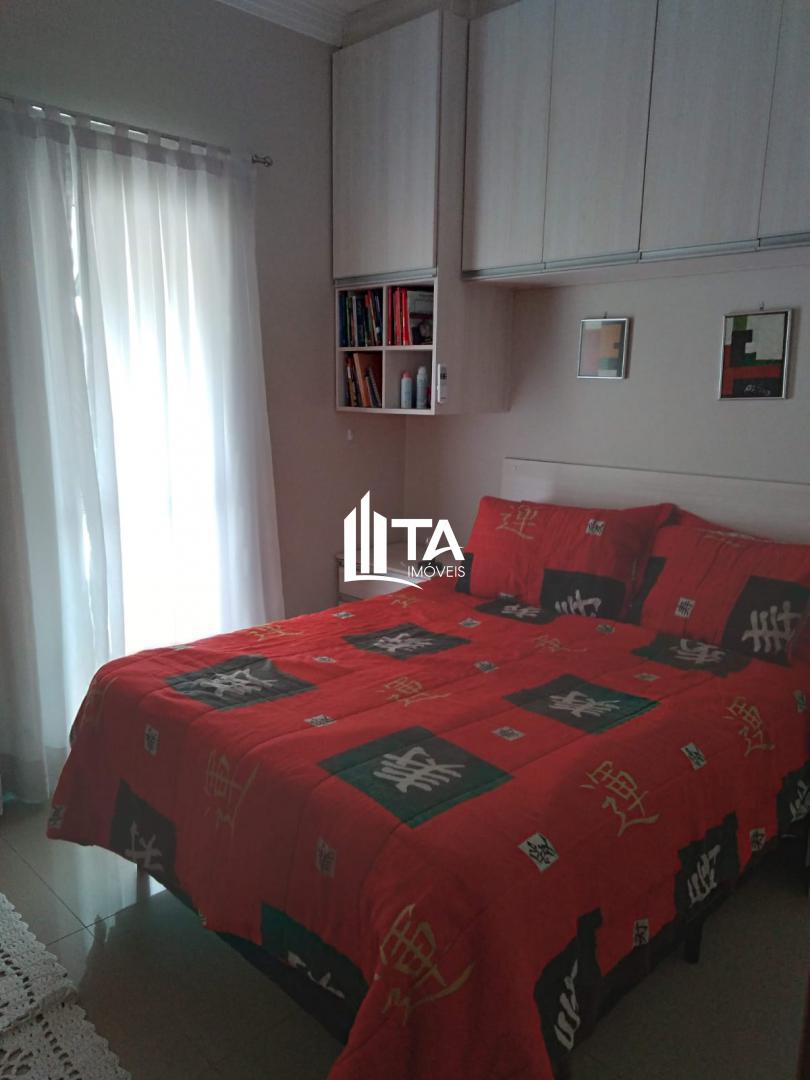 Casa à venda com 2 quartos, 69m² - Foto 4