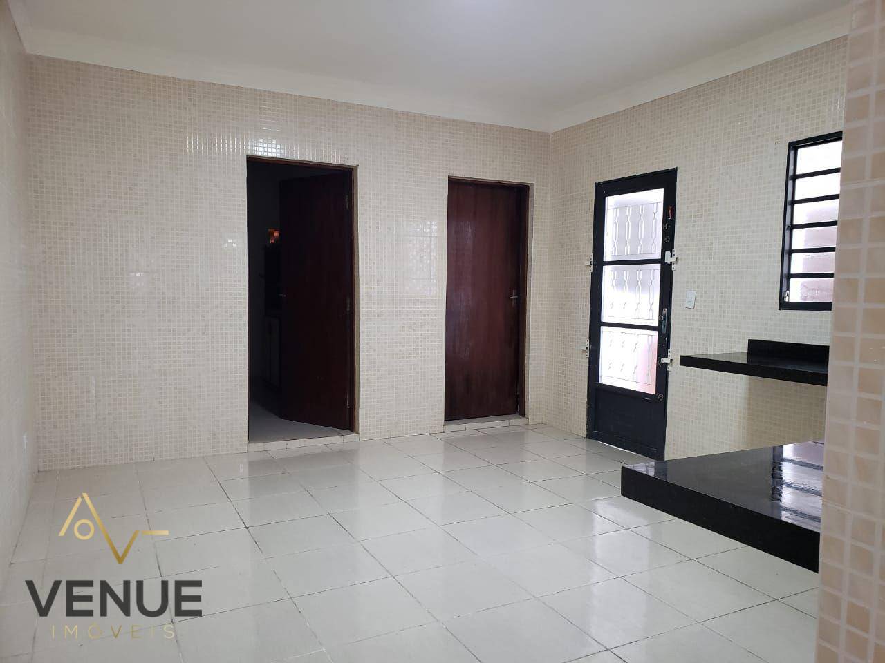 Sobrado à venda com 5 quartos, 220m² - Foto 2