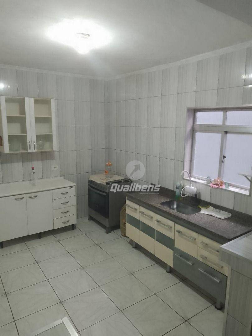 Casa para alugar com 3 quartos, 140m² - Foto 4